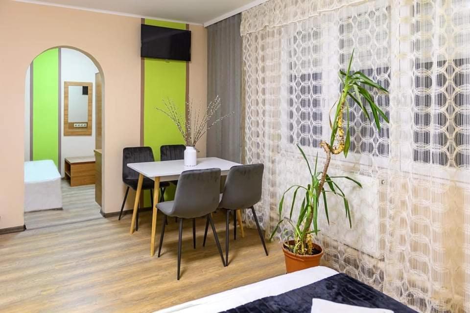 Wandorf 125 Apartman Sopron Eksteriør billede